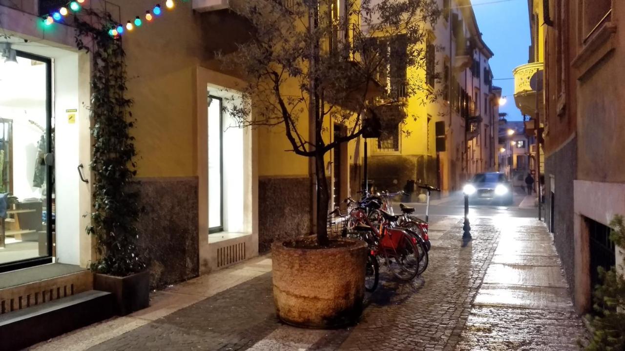 Marconi Rooms Loggia Delle Erbe Верона Экстерьер фото